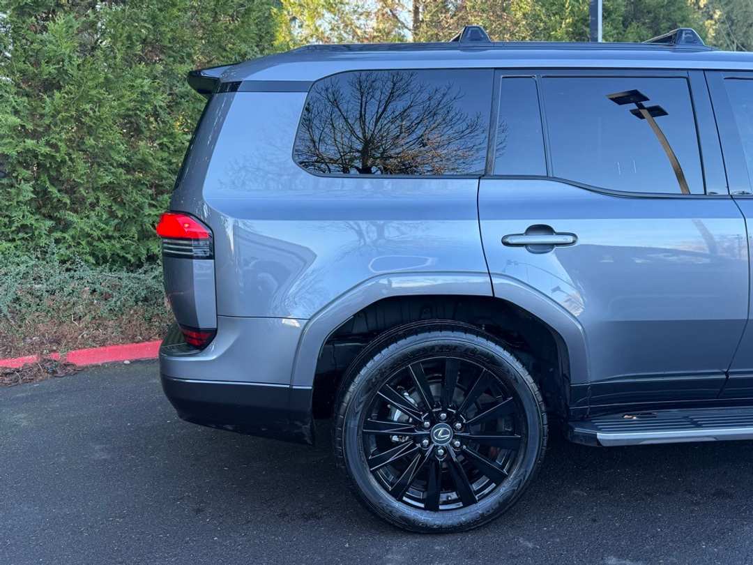 2024 Lexus GX 550 Luxury - Image 14