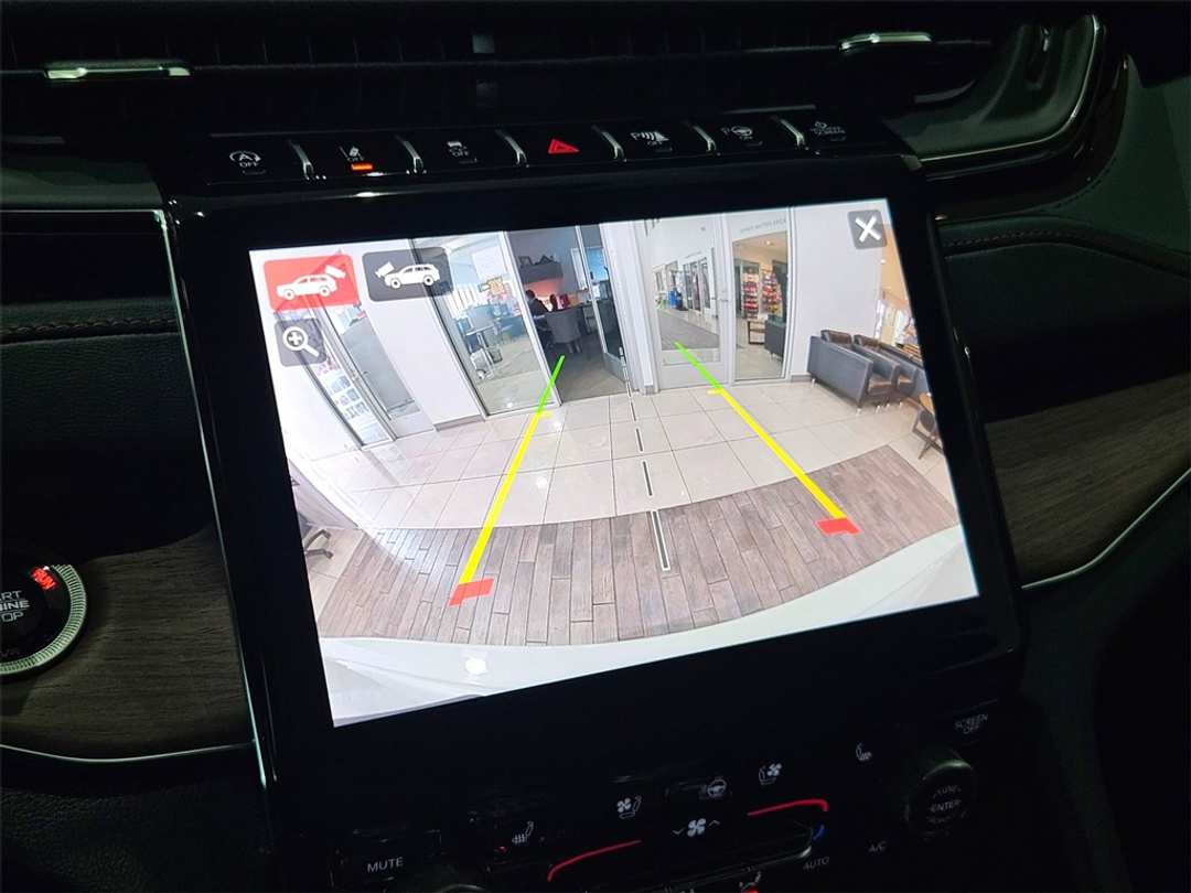 2025 Jeep Grand Cherokee Summit - Image 21