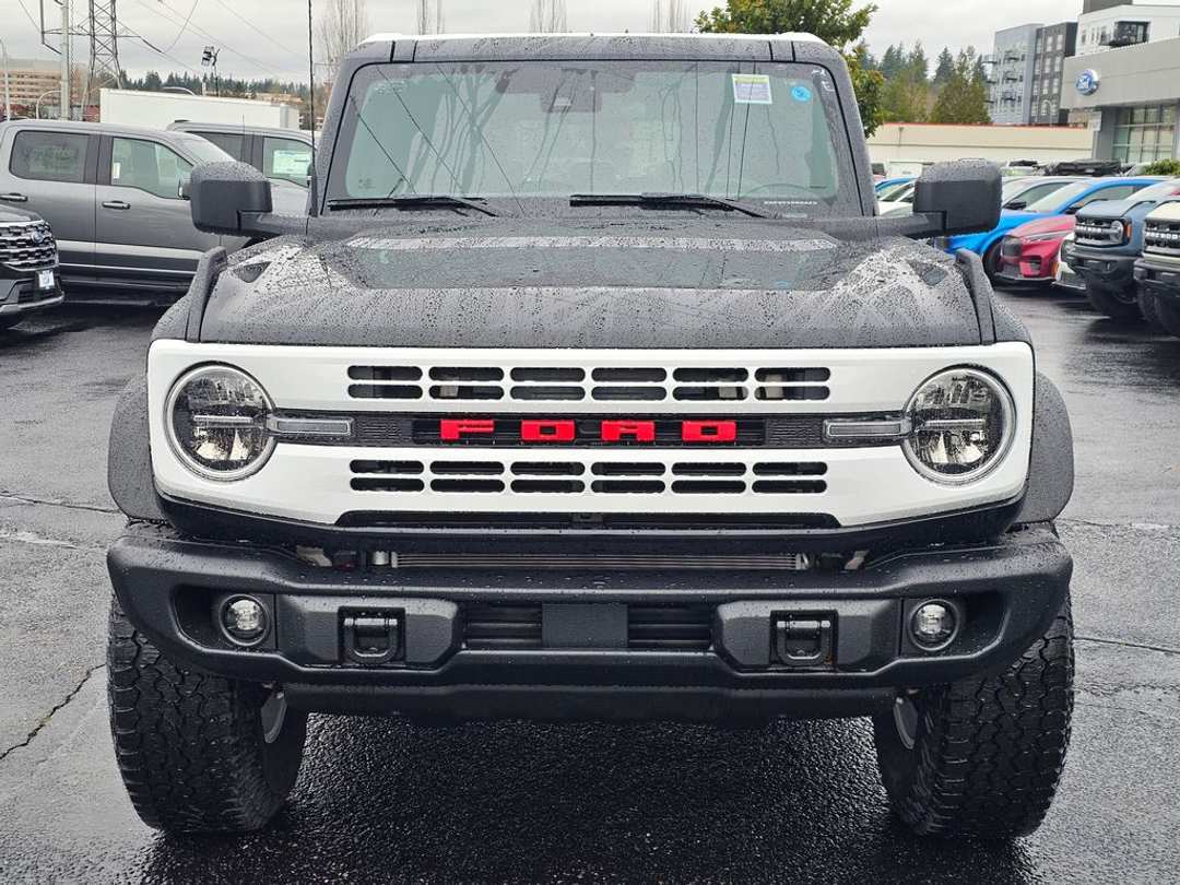 2025 Ford Bronco Heritage Edition - Image 2