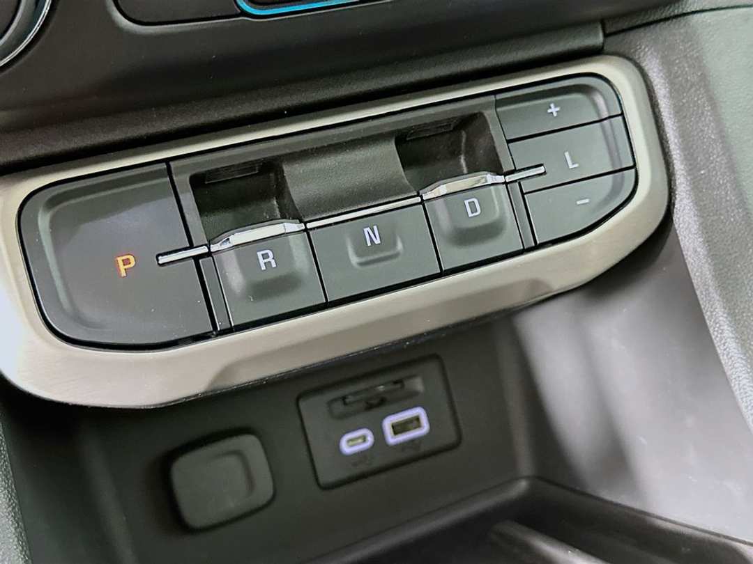 2021 GMC Acadia Denali - Image 18