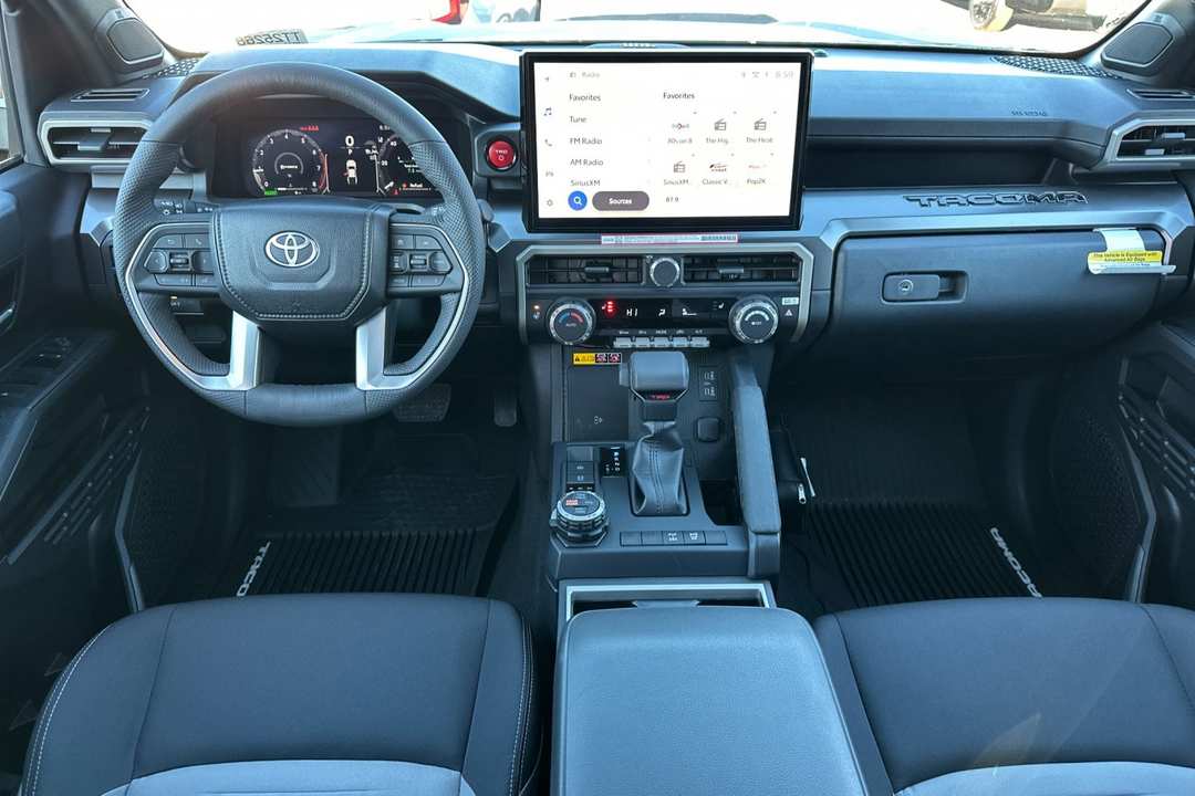 2025 Toyota Tacoma TRD Off Road - Image 13
