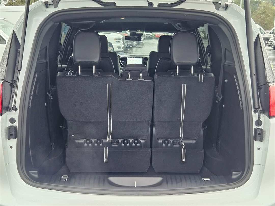 2026 Chrysler Voyager LX - Image 30