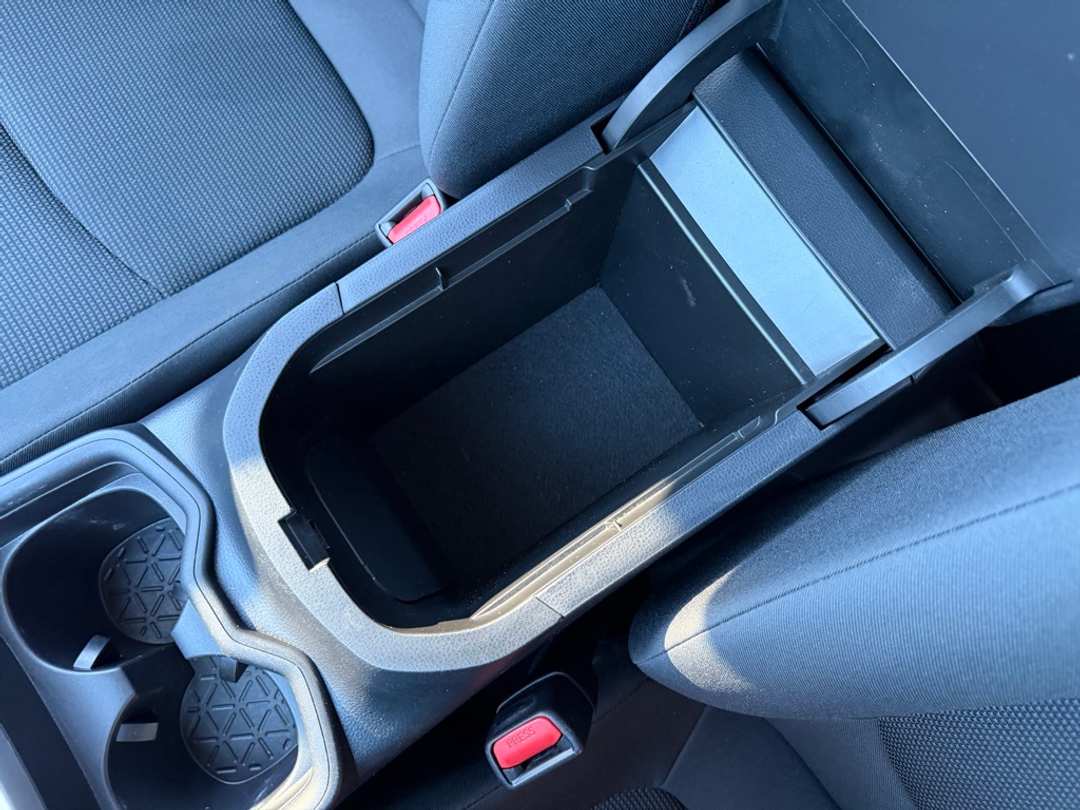 2019 Toyota Rav4 LE - Image 27