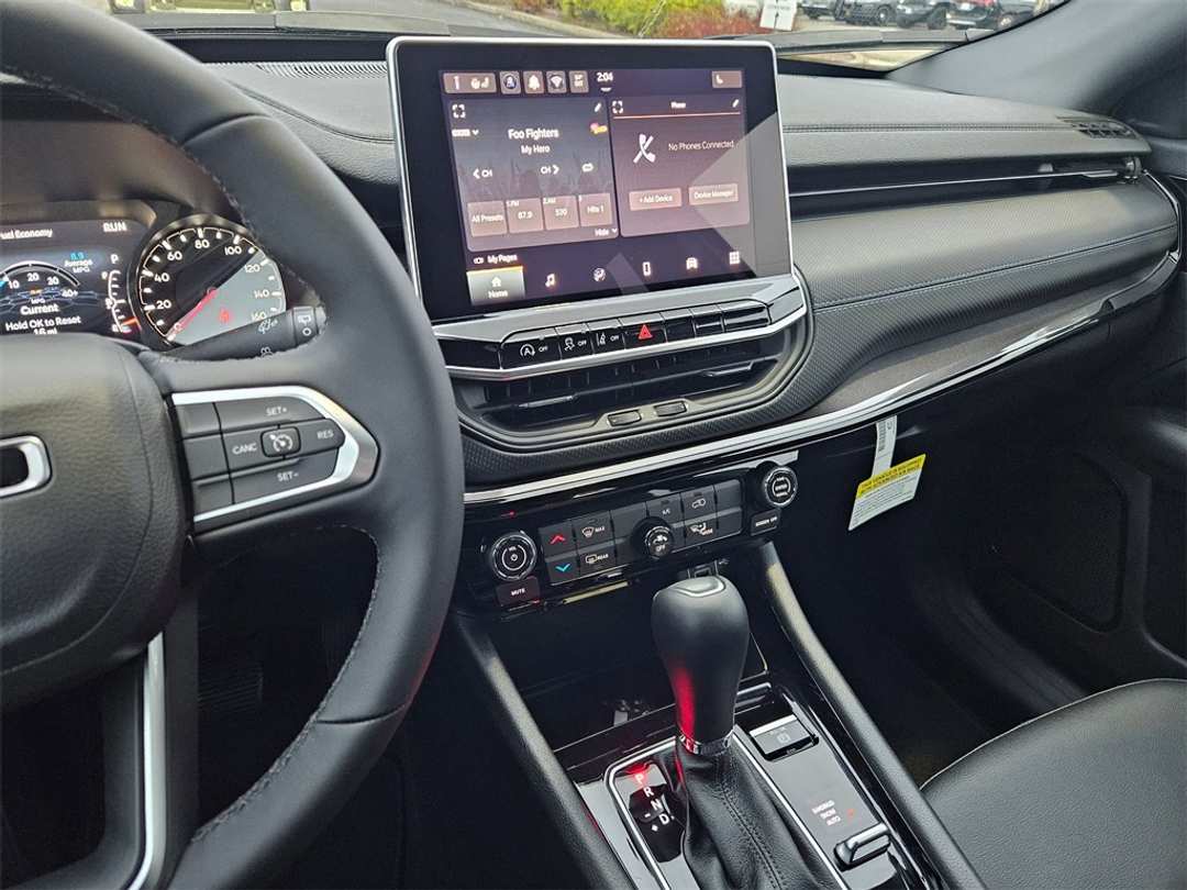 2026 Jeep Compass Latitude - Image 19