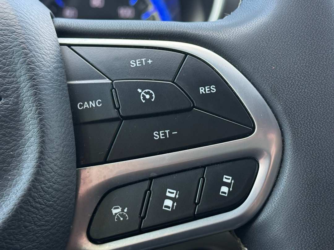 2023 Chrysler Pacifica Touring L - Image 37