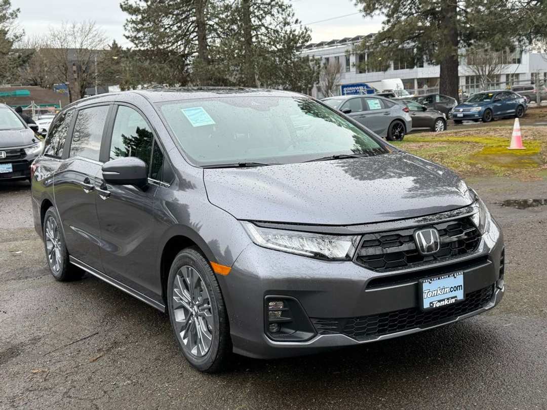 2026 Honda Odyssey Touring - Image 2