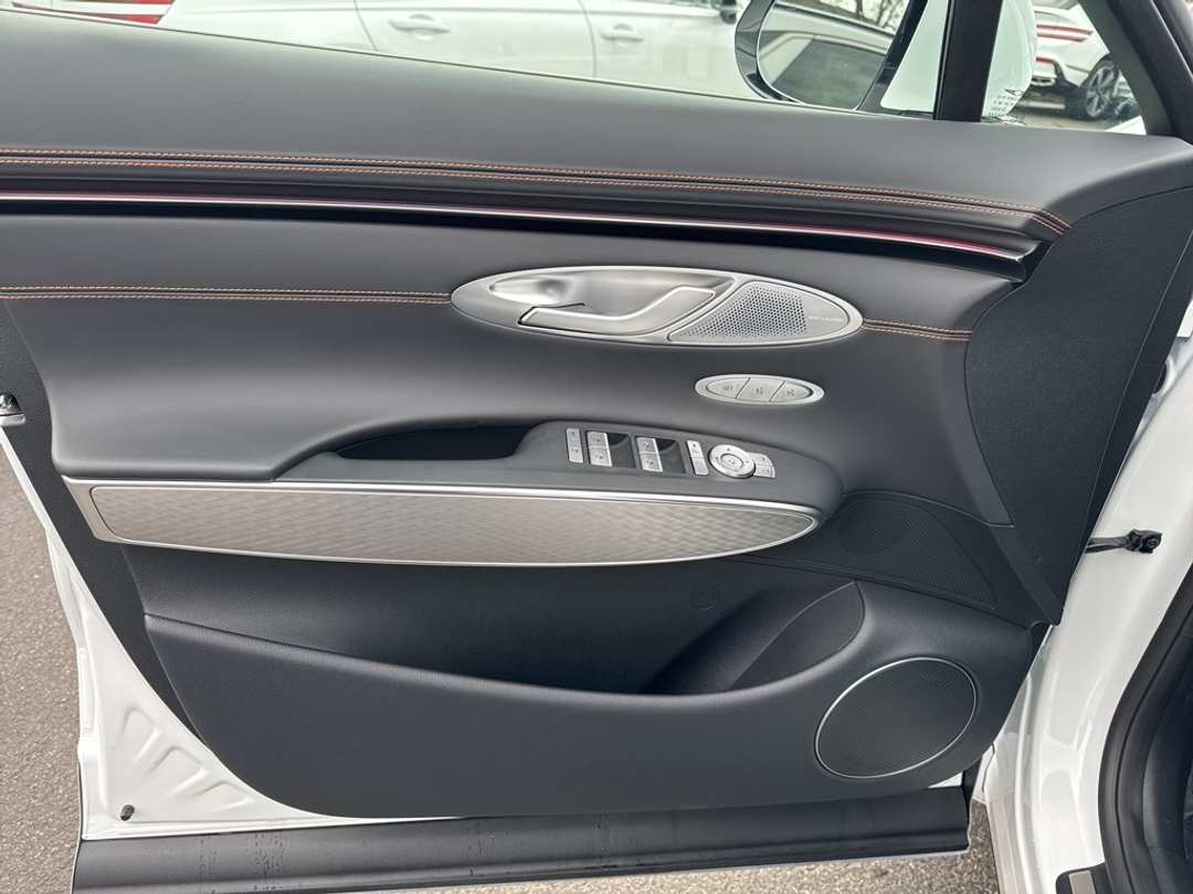 2026 Genesis Gv70 2.5T Sport Prestige - Image 18