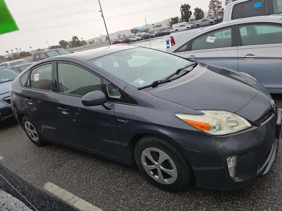 2014 Toyota Prius - Image 2