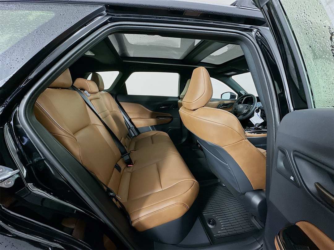 2026 Toyota Crown Signia Limited - Image 29