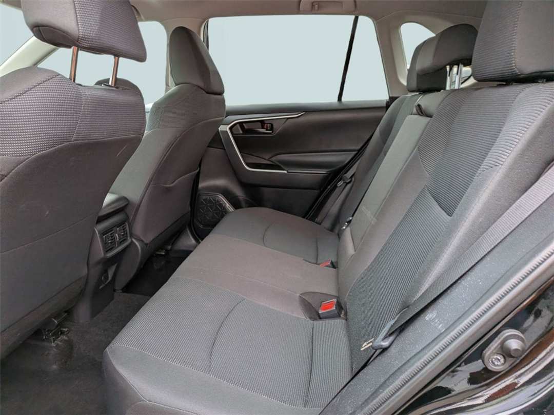 2024 Toyota Rav4 LE - Image 24
