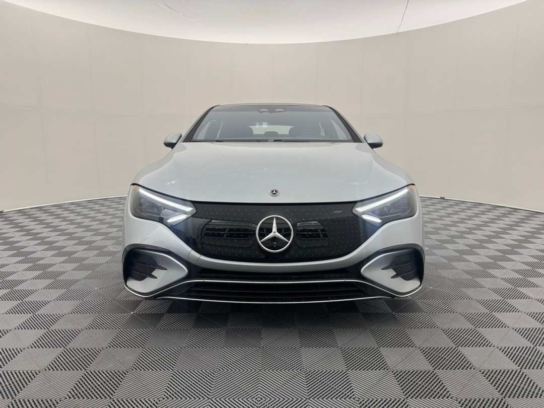 2024 Mercedes-Benz EQE 350 - Image 4