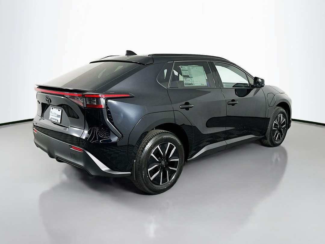 2026 Toyota Bz XLE Plus - Image 7