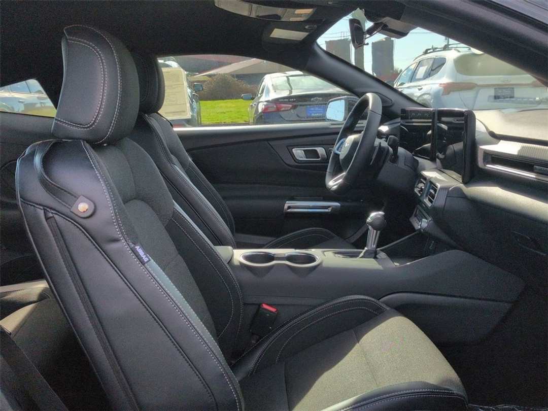 2026 Ford Mustang GT - Image 28