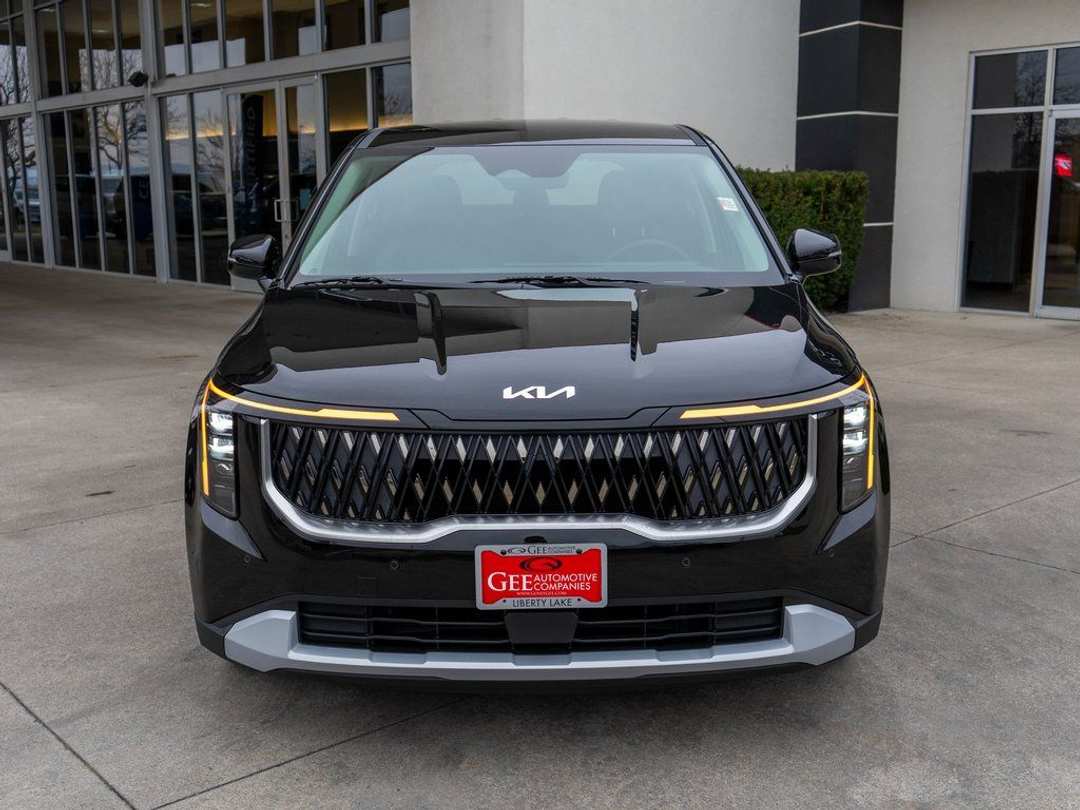 2026 Kia Carnival LXS - Image 2