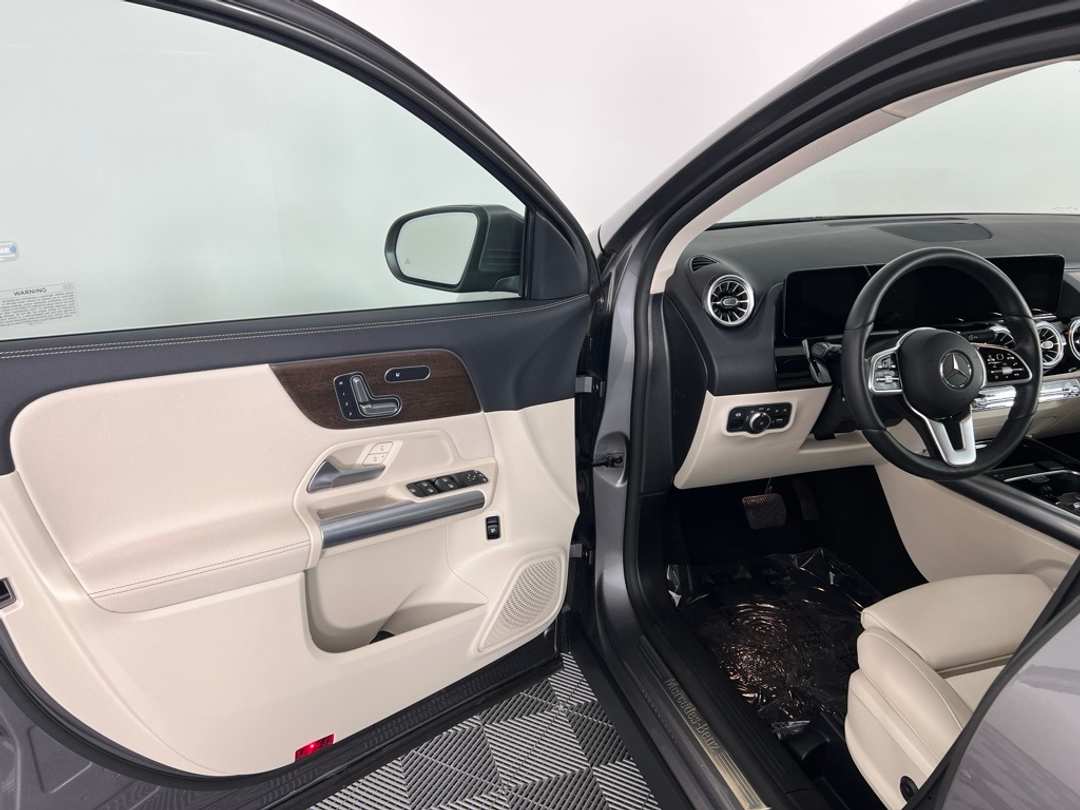 2023 Mercedes-Benz GLA GLA 250 - Image 10