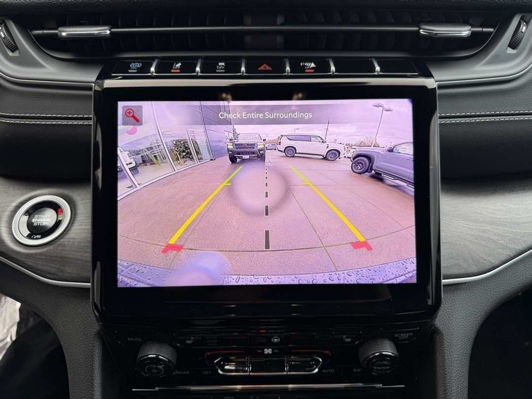 2025 Jeep Grand Cherokee 4xe - Image 23