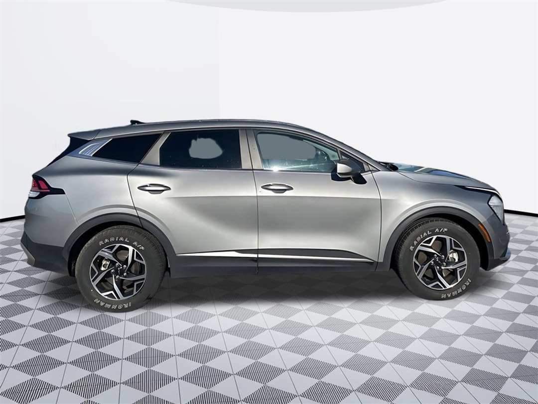 2023 Kia Sportage LX - Image 2