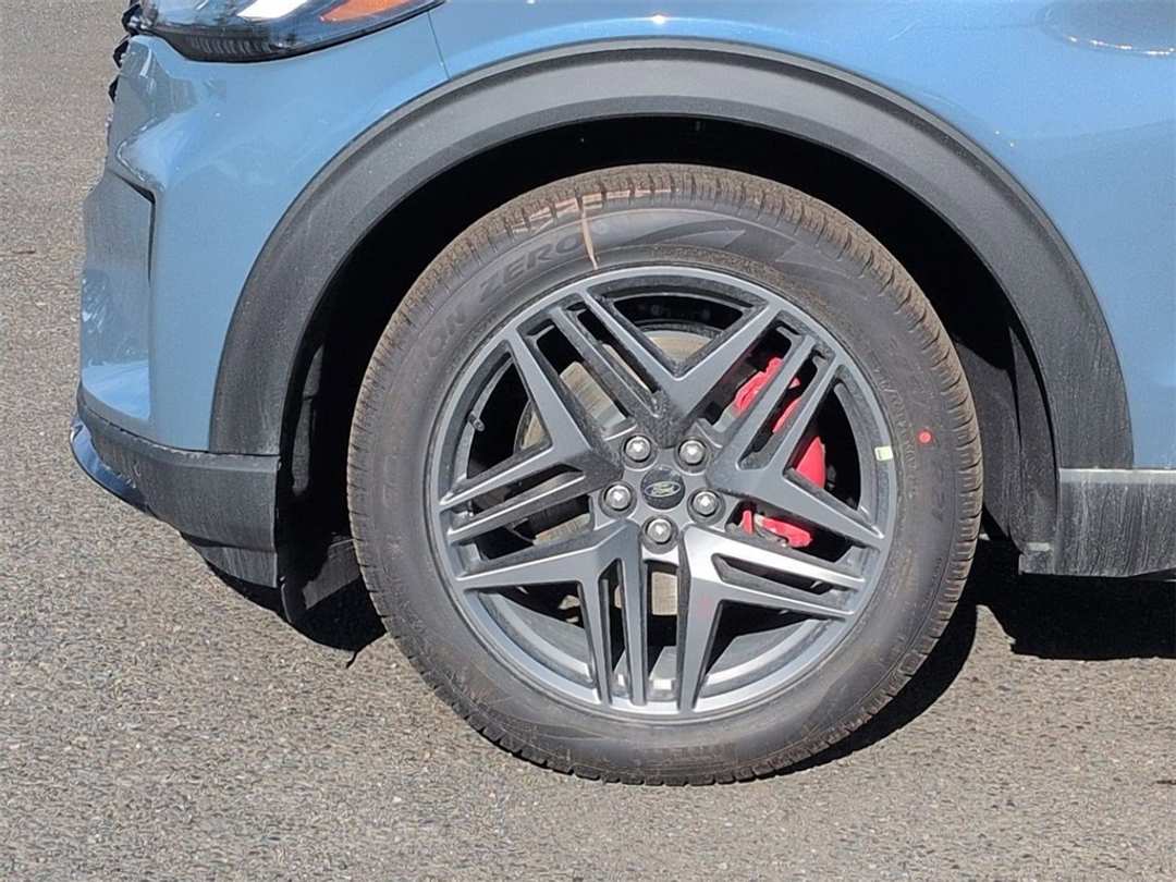 2026 Ford Explorer ST - Image 34