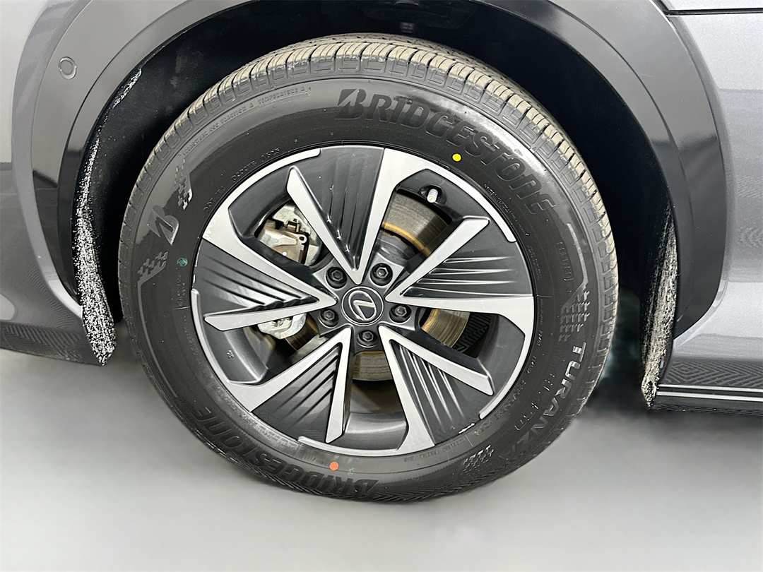 2023 Lexus Rz 450e Premium - Image 32