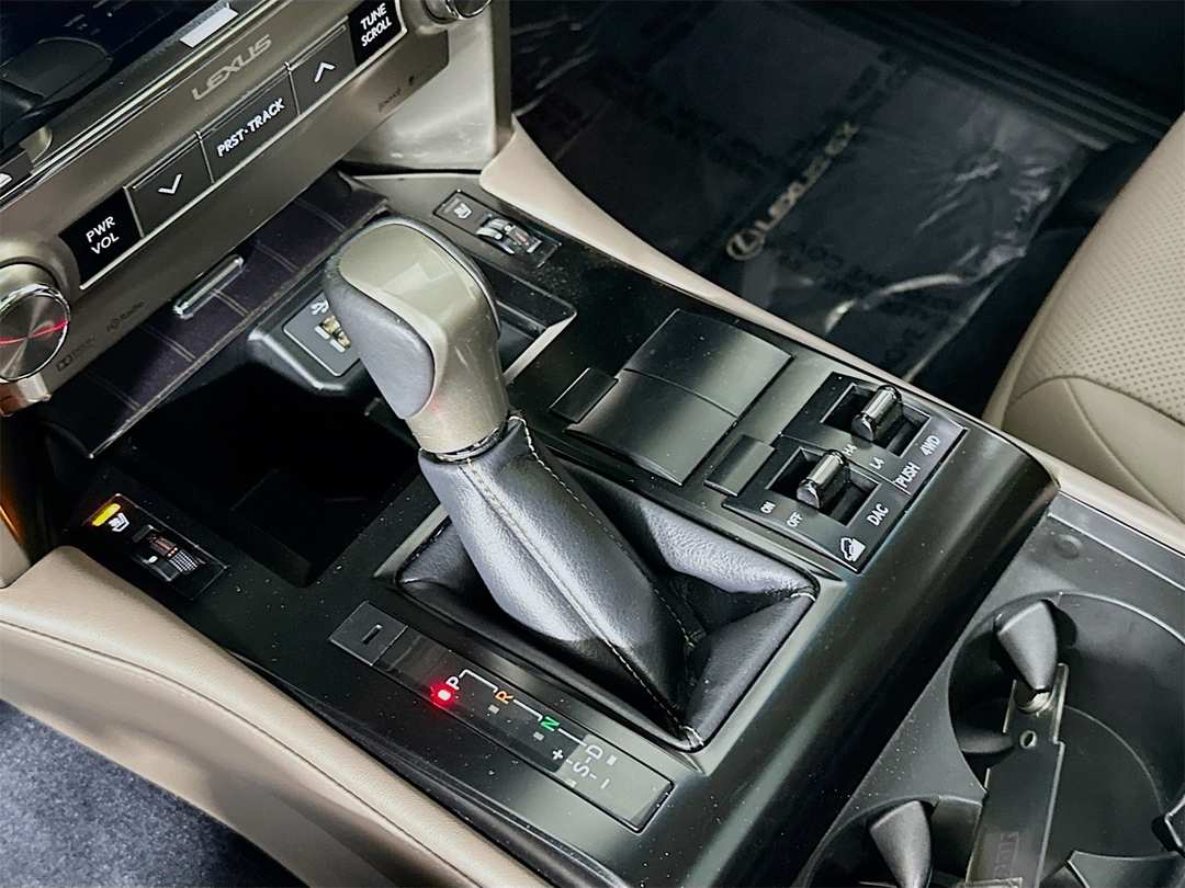 2021 Lexus GX 460 - Image 17