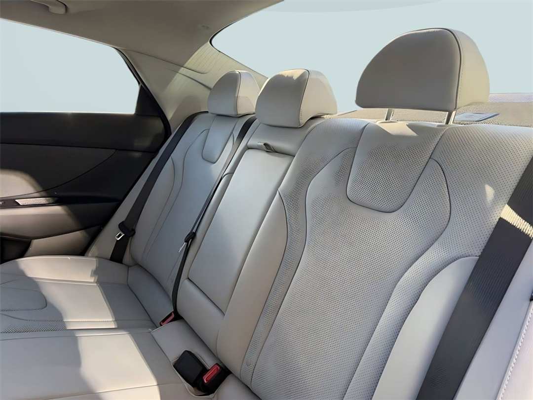 2026 Hyundai Elantra Limited - Image 30