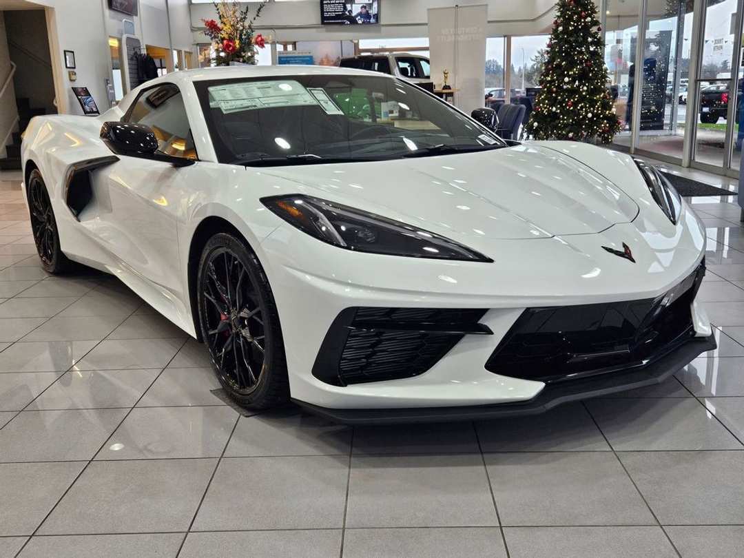 2026 Chevrolet Corvette Stingray - Image 8