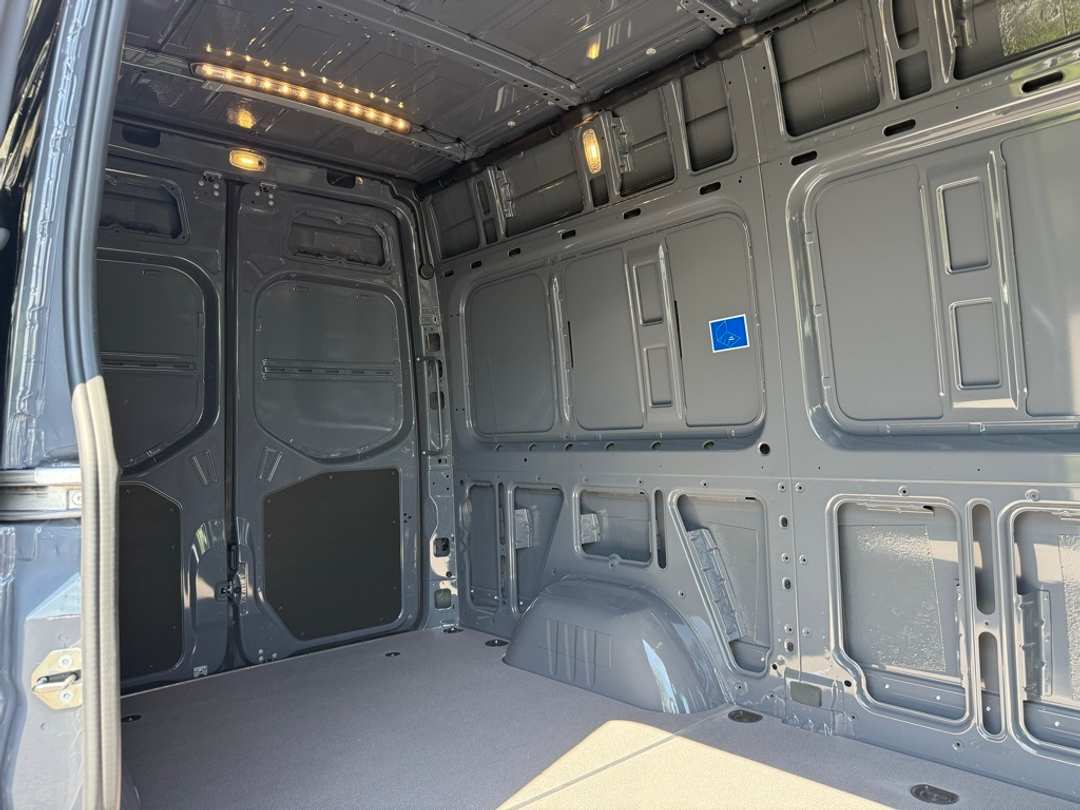 2025 Mercedes-Benz Sprinter 2500 Cargo 144 WB - Image 12