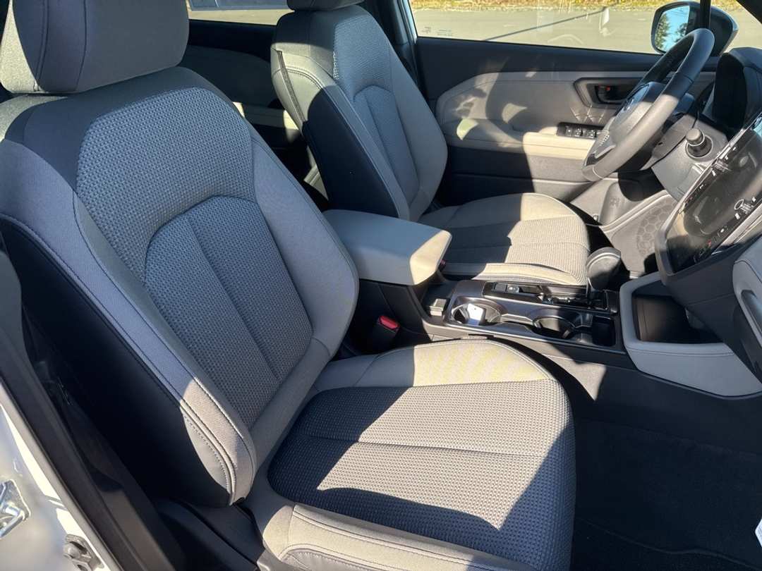 2026 Subaru Forester Premium - Image 28