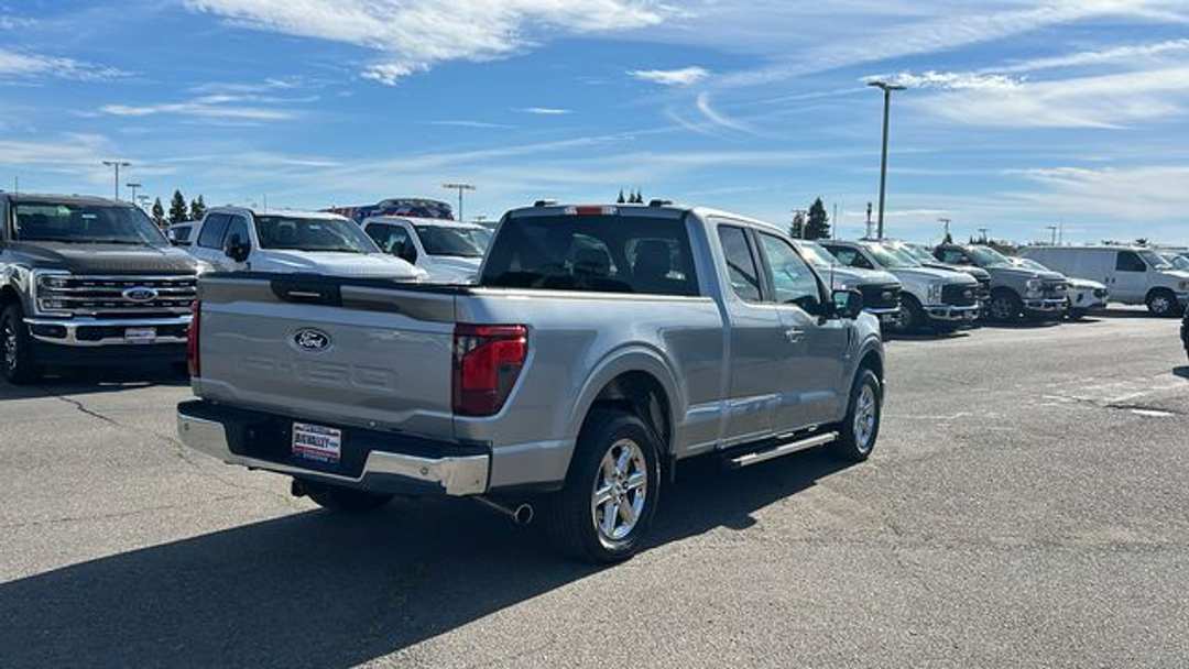2024 Ford F-150 XLT - Image 3