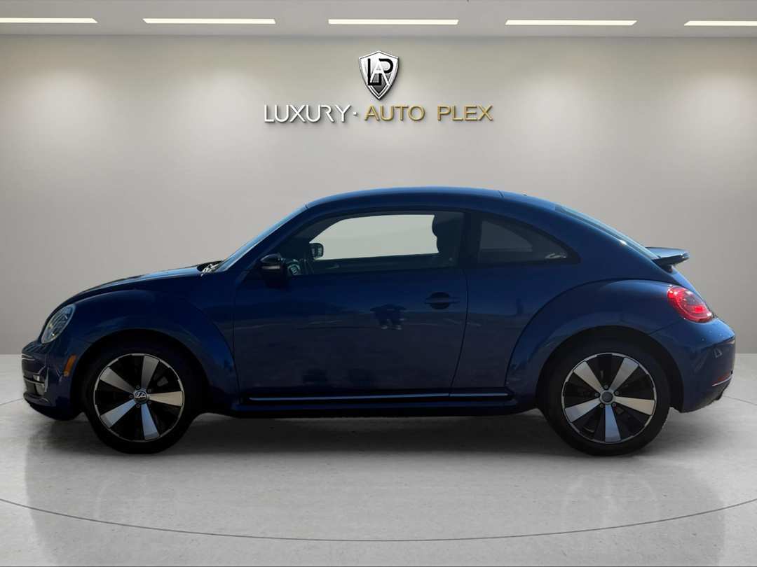 2012 Volkswagen Beetle 2.0T TURBO 2D 6 SPEED MANUAL ONLY 57,000 MILES - Image 2