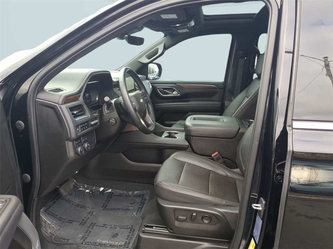 2023 Chevrolet Suburban High Country - Image 21