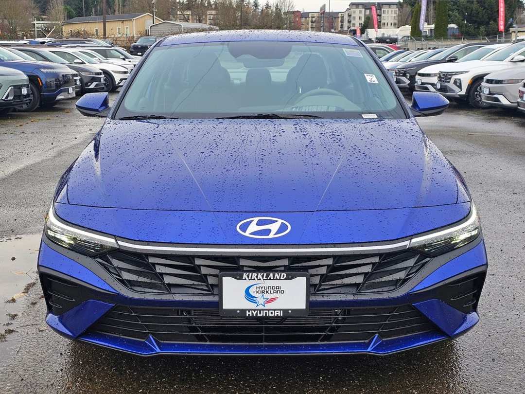 2026 Hyundai Elantra Blue - Image 2