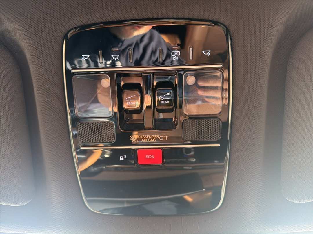 2025 Hyundai Santa Fe Limited - Image 40