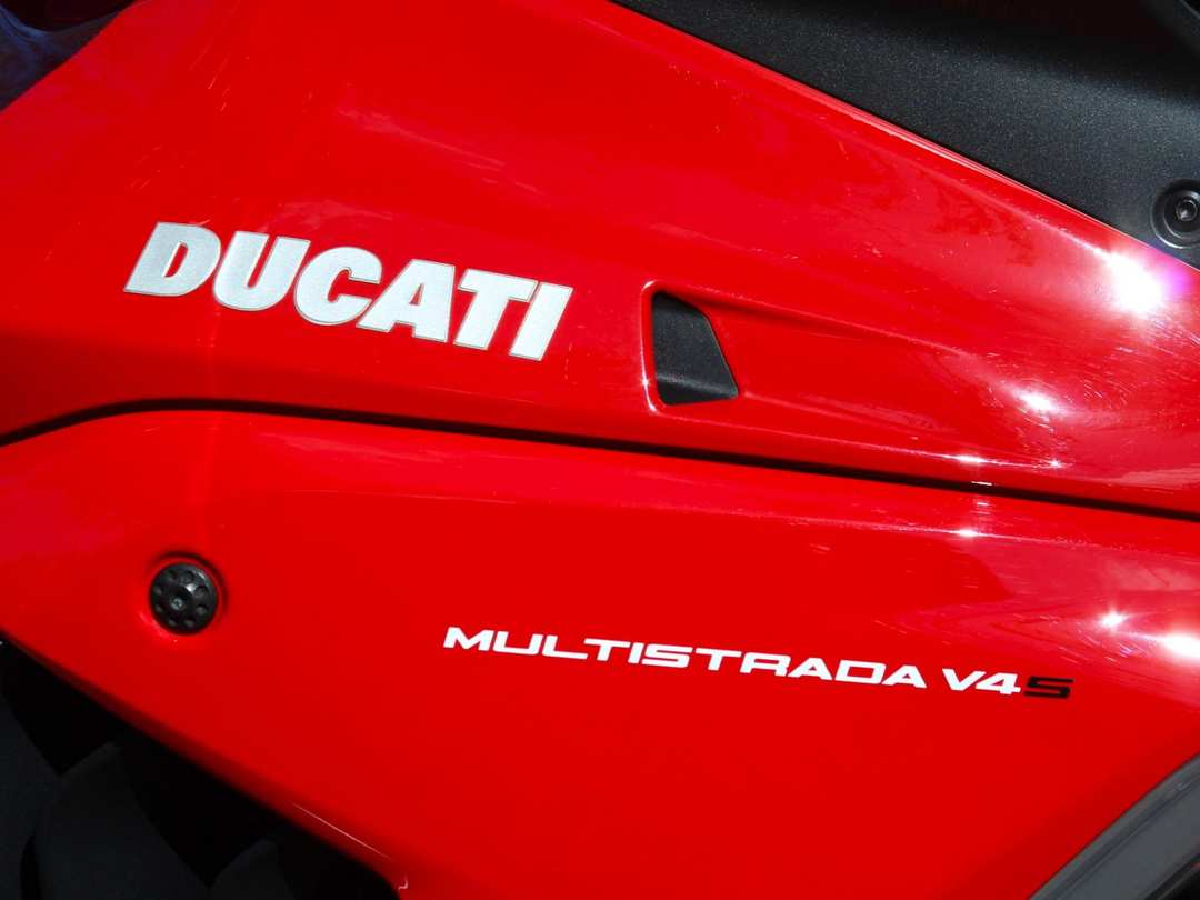 2022 Ducati Multistrada V4 S Travel & Radar - Image 3
