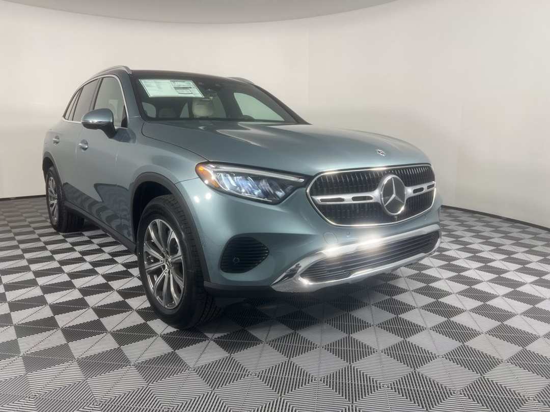 2026 Mercedes-Benz GLC 300 - Image 2