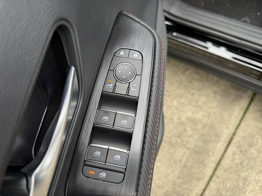 2026 Nissan Kicks SR - Image 12