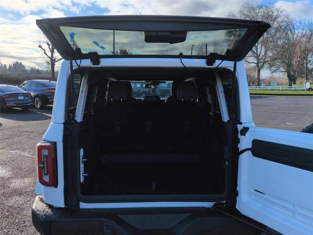2025 Ford Bronco Outer Banks - Image 23