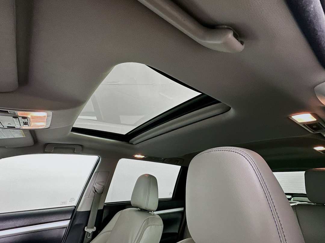 2015 Toyota Highlander XLE V6 - Image 23