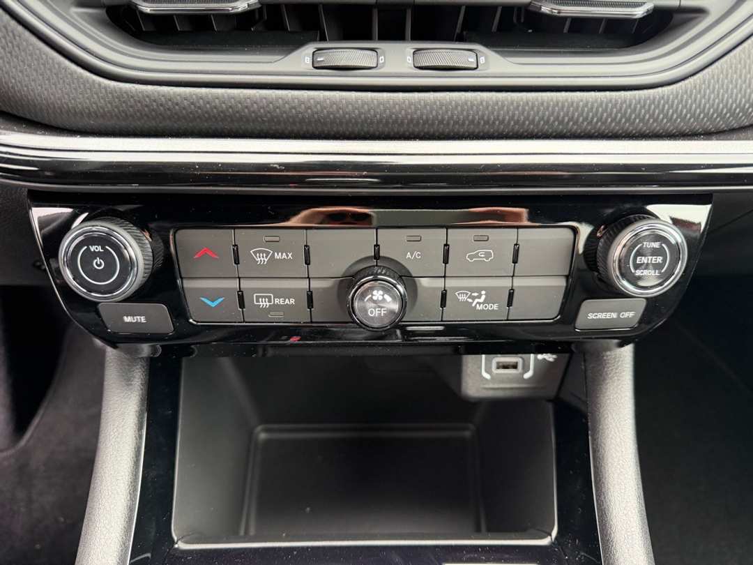 2026 Jeep Compass Latitude - Image 23