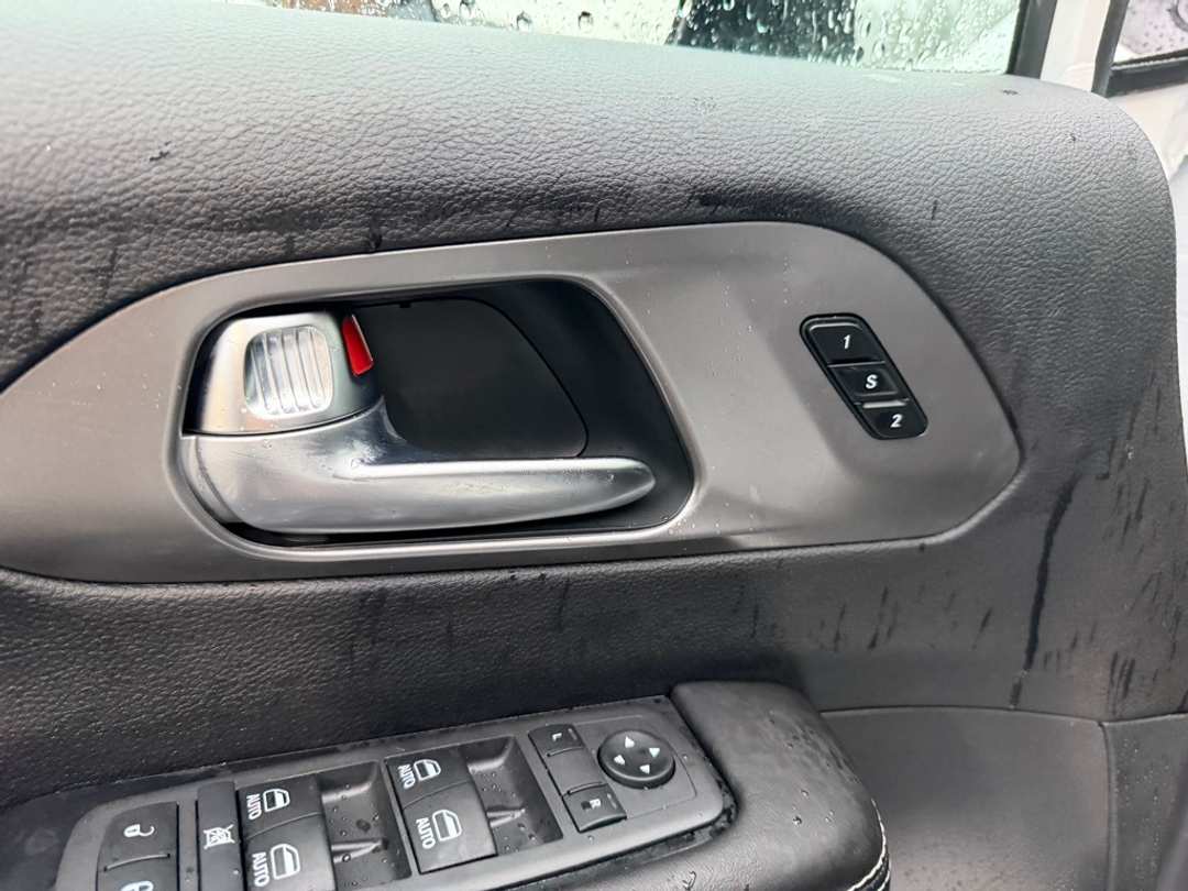 2026 Chrysler Pacifica Select - Image 13