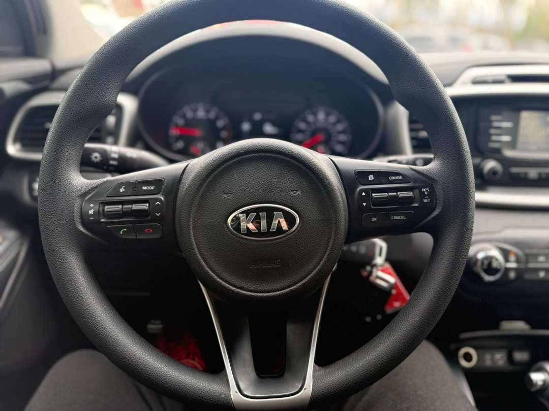 2017 Kia Sorento LX - Image 30