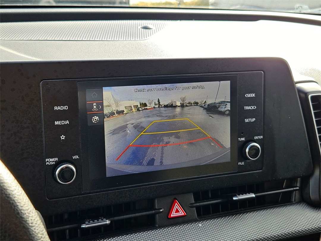 2024 Kia Sportage LX - Image 21