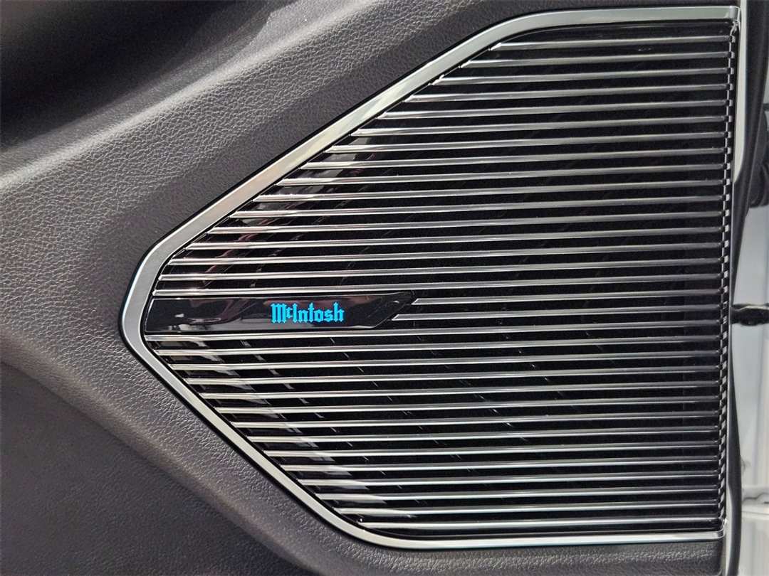 2025 Jeep Grand Cherokee Summit - Image 12