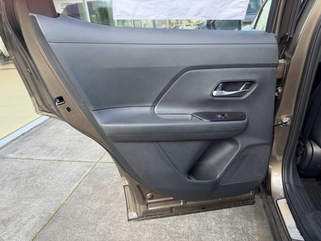 2026 Nissan Kicks SR - Image 29