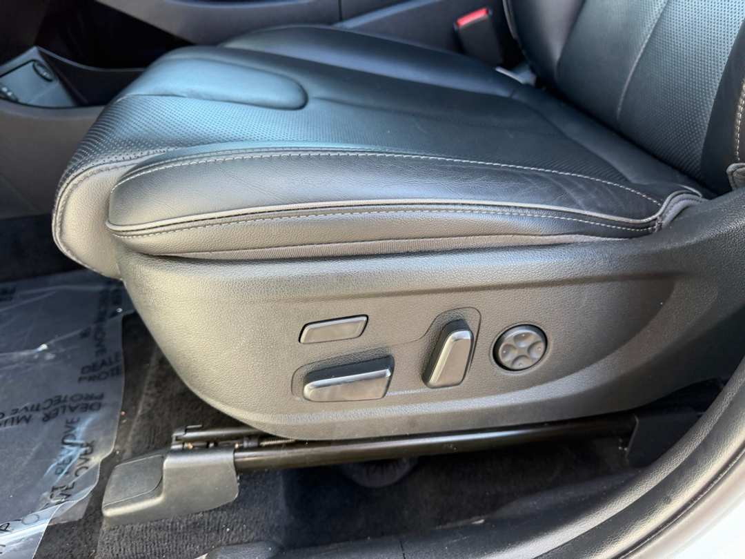 2023 Hyundai Santa Fe Limited - Image 15