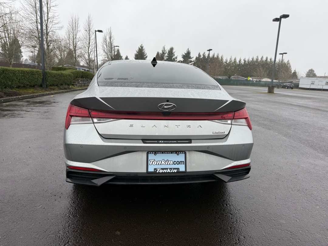 2021 Hyundai Elantra Limited - Image 6
