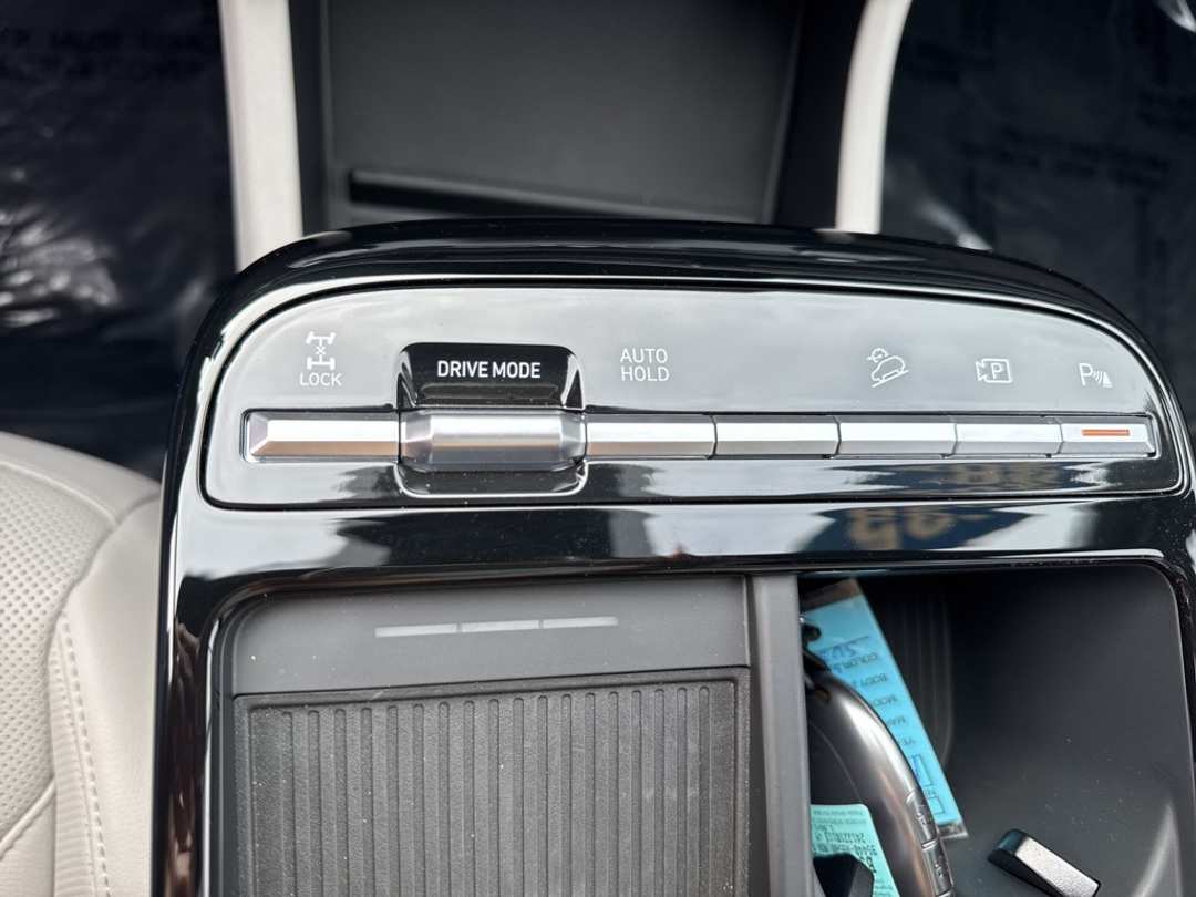 2025 Hyundai Tucson Limited - Image 31