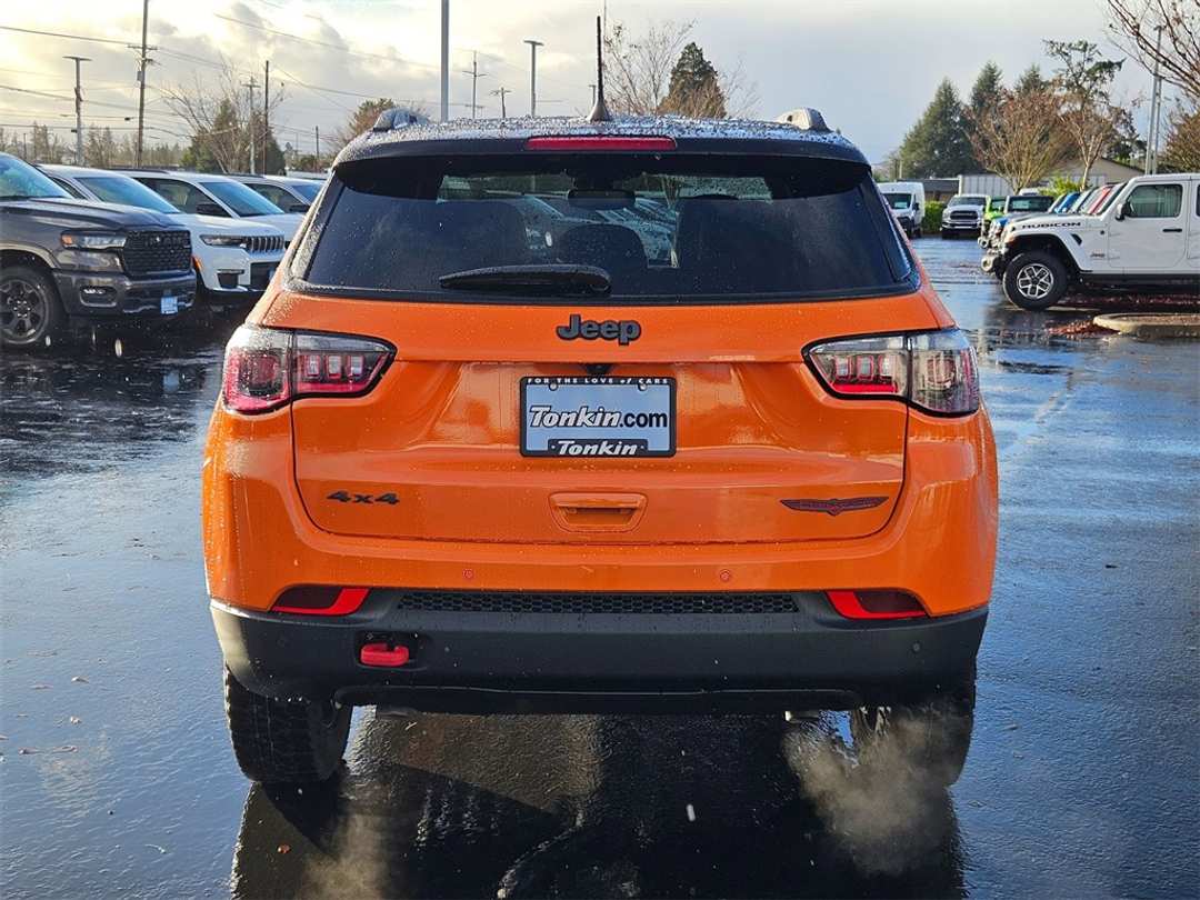 2026 Jeep Compass Trailhawk - Image 5