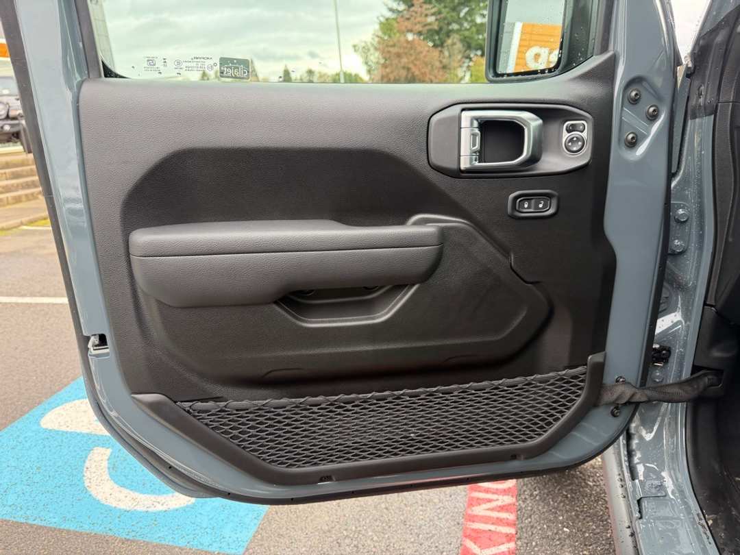 2026 Jeep Wrangler Willys - Image 12