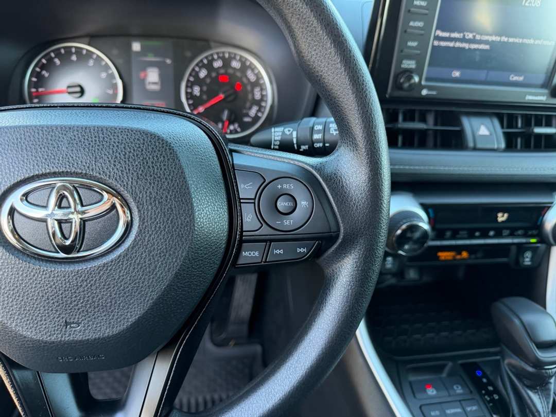2021 Toyota Rav4 XLE - Image 18